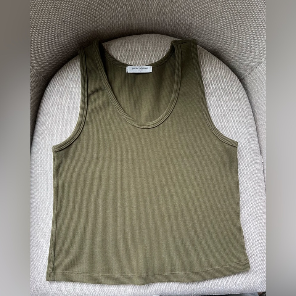 Perfect White Tee Blondie tank EUC
